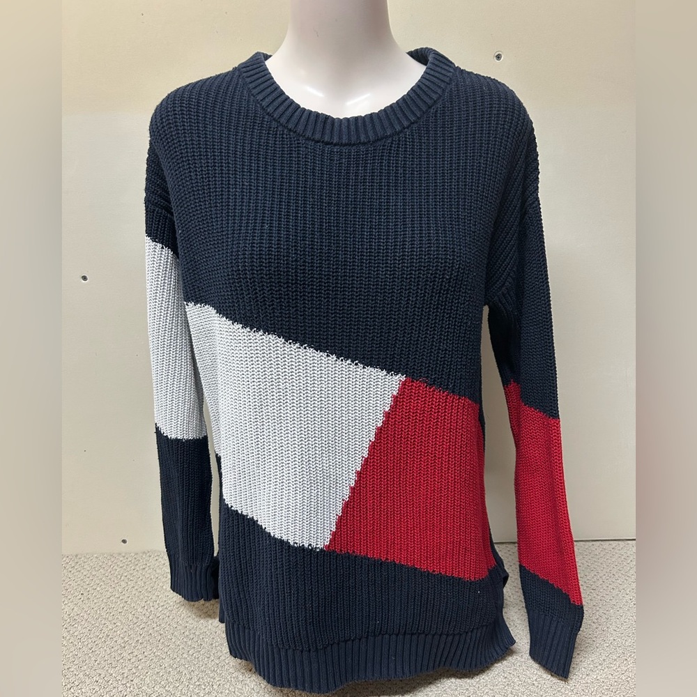 2/$30⚡️- SWEATER | Women’s Tommy Hilfiger sweater size medium (could be unisex?)